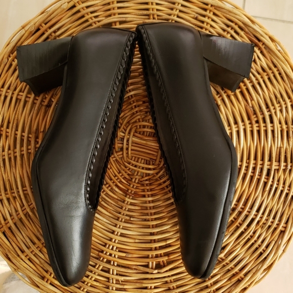 Stuart Weitzman Soft Black Leather Heels Size 6.5 - Picture 4 of 11